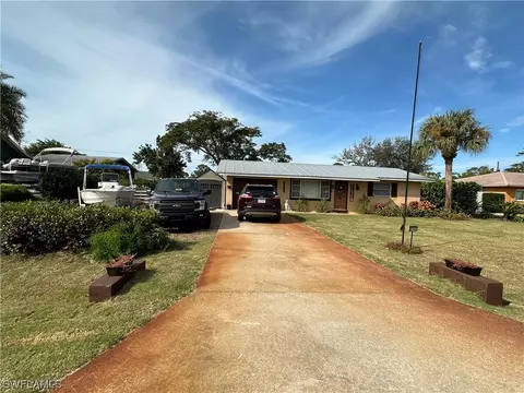 Exterior - 20800 Pine Tree Ln, Estero, FL 33928 photo 3 of 11