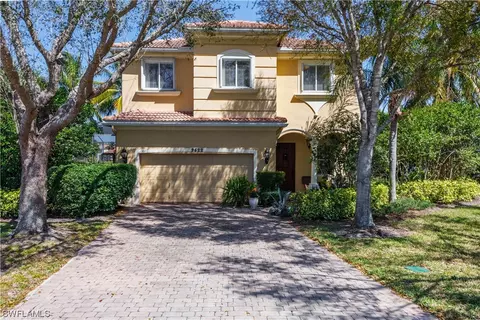 9622 Springlake Cir, Estero, FL 33928