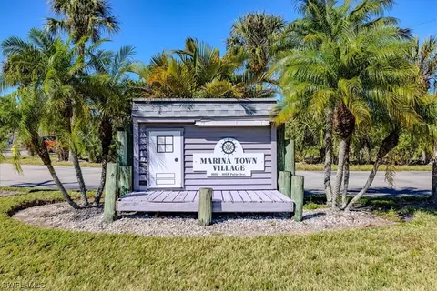 1051 Palm Ave #112, North Fort Myers, FL 33903