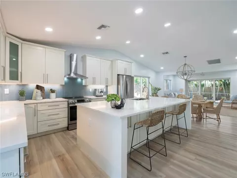 530 Piedmont Rd, Sanibel, FL 33957