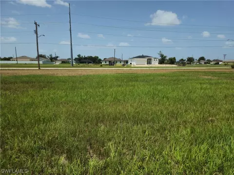 1113 Santa Barbara Blvd N, Cape Coral, FL 33993