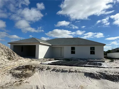 213 NW 10th Ter, Cape Coral, FL 33993