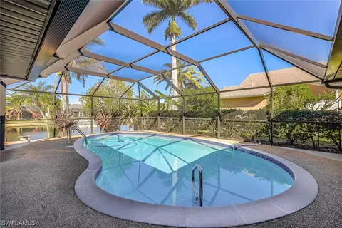 822 SE 21st Ave, Cape Coral, FL 33990
