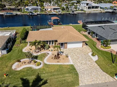 1933 SE 36th St, Cape Coral, FL 33904