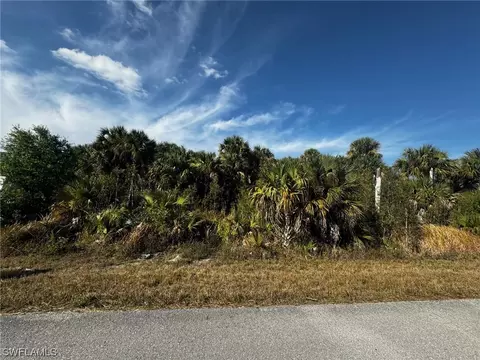 2814 24th St W, Lehigh Acres, FL 33971