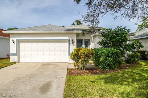180 Stanhope Cir, Naples, FL 34104