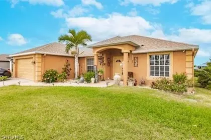 4104 29th St SW, Lehigh Acres, FL 33976
