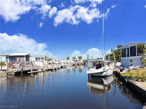 33 Emily Ln, Fort Myers Beach, FL 33931