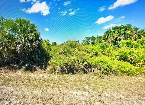 725 Central St E, Lehigh Acres, FL 33974