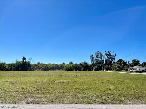 7675 Barrancas Ave, Bokeelia, FL 33922