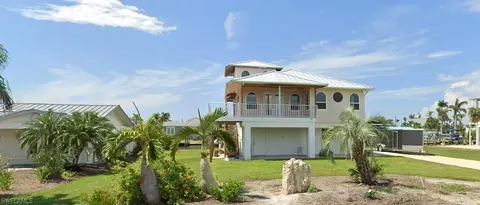 2237 Sanibel Blvd, Saint James City, FL 33956