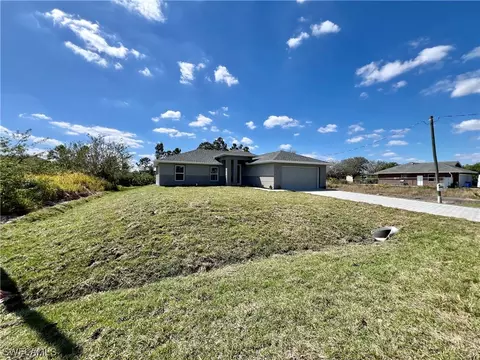 407 Yolanda St, Lehigh Acres, FL 33972
