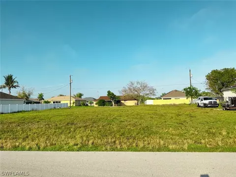 610 NW 2nd Pl, Cape Coral, FL 33993