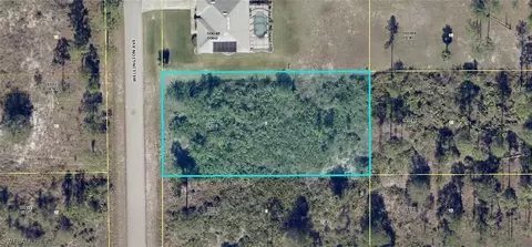 1110 Wellington Ave, Lehigh Acres, FL 33972