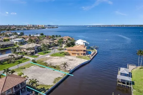 807 Cypress Lake Cir, Fort Myers, FL 33919