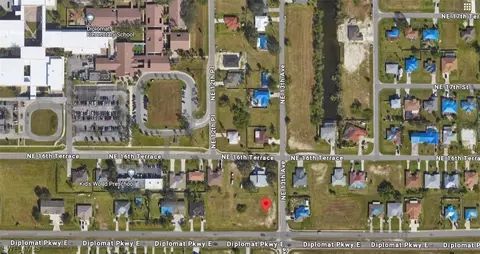 1227 Diplomat Pkwy E, Cape Coral, FL 33909