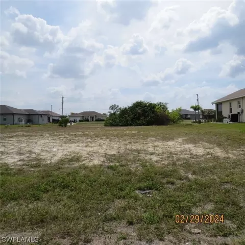 4218 NW 33rd St, Cape Coral, FL 33993