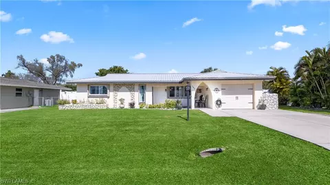 1659 S Flossmoor Rd, Fort Myers, FL 33919