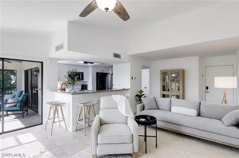 5530 Trailwinds Dr #726, Fort Myers, FL 33907