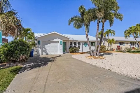2259 Date St, Saint James City, FL 33956