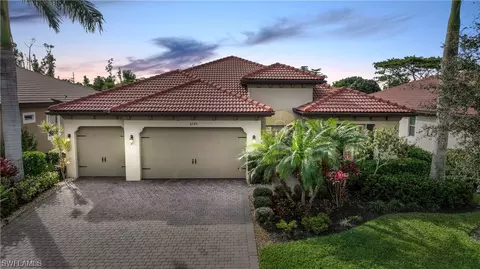 8725 Westwood Oaks Pl, Fort Myers, FL 33908