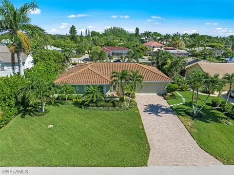 994 Whelk Dr, Sanibel, FL 33957