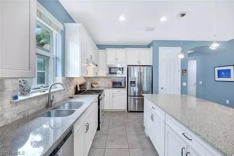 Kitchen - 20083 Tavernier Dr, Estero, FL 33928 photo 4 of 4