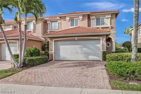 2425 Laurentina Ln, Cape Coral, FL 33909