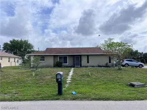 1402 SE 34th St, Cape Coral, FL 33904