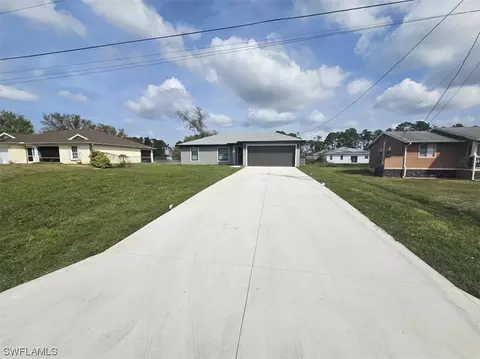 2814 3rd St SW, Lehigh Acres, FL 33976