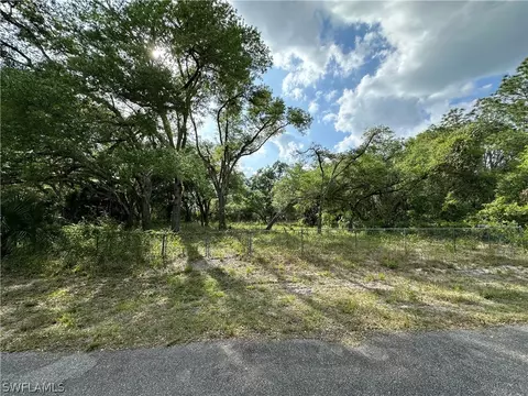1911 Robert Ave, Lehigh Acres, FL 33972