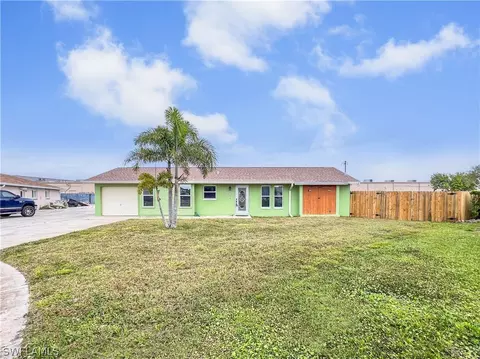 5997 Sonnet Ct, North Fort Myers, FL 33903