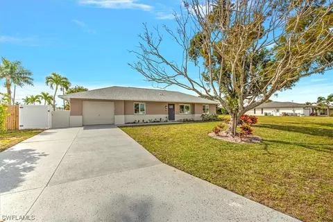 416 SW 38th Ter, Cape Coral, FL 33914