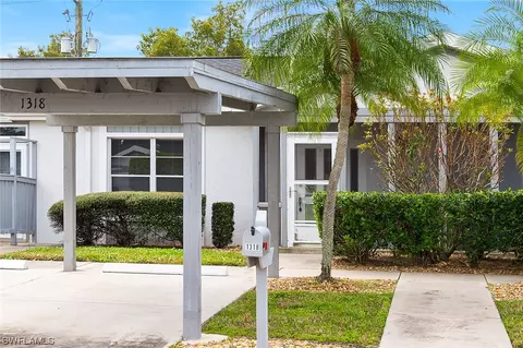 1318 Sandtrap Dr, Fort Myers, FL 33919