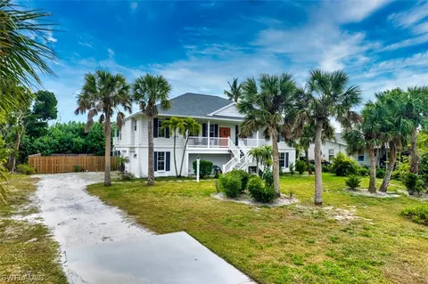 396 Lake Murex Blvd, Sanibel, FL 33957