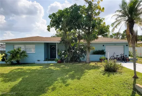 720 Sesame Ct, Cape Coral, FL 33904