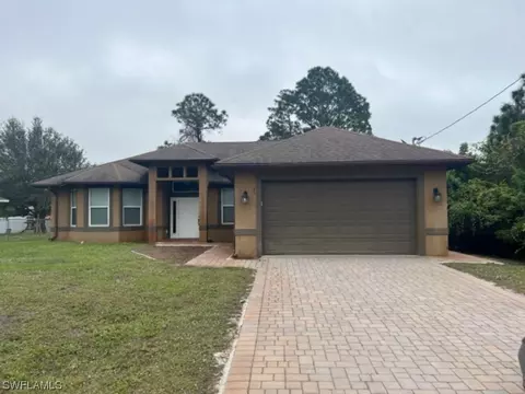 621 Columbus Blvd S, Lehigh Acres, FL 33974
