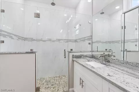 Bath - 3205 E 23rd St, Alva, FL 33920 photo 4 of 7