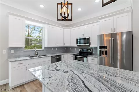 Kitchen - 3205 E 23rd St, Alva, FL 33920 photo 7 of 8