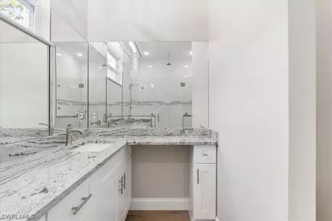 Bath - 3205 E 23rd St, Alva, FL 33920 photo 5 of 7