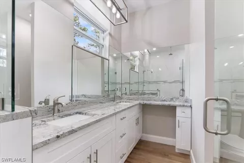 Bath - 3205 E 23rd St, Alva, FL 33920 photo 6 of 7