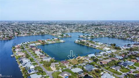 204 SE 12th Ave, Cape Coral, FL 33990