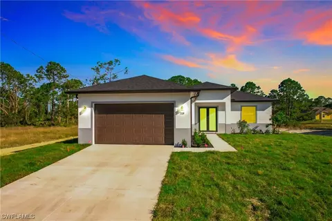 2906 3rd St SW, Lehigh Acres, FL 33976