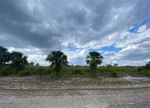 2912 72nd St W, Lehigh Acres, FL 33971