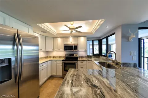 5690 Trailwinds Dr #621, Fort Myers, FL 33907