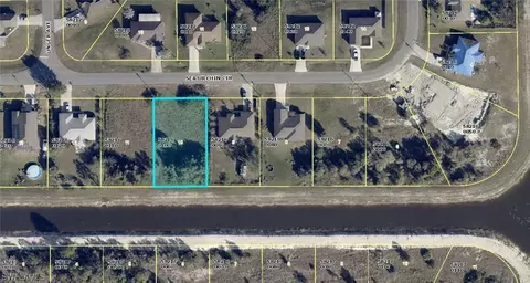 855 Sea Urchin Cir, Fort Myers, FL 33913