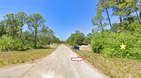 905 Emerald St, Labelle, FL 33935 photo 3