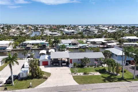 2442 York Rd, Saint James City, FL 33956