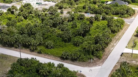 327 Lancelot Ave, Lehigh Acres, FL 33974