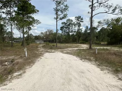 400 Canton Ave, Lehigh Acres, FL 33972